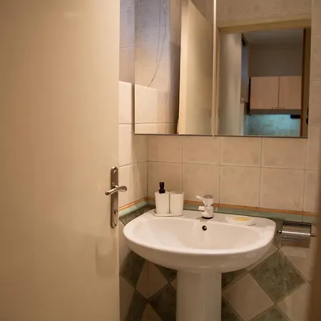 Apartment F14